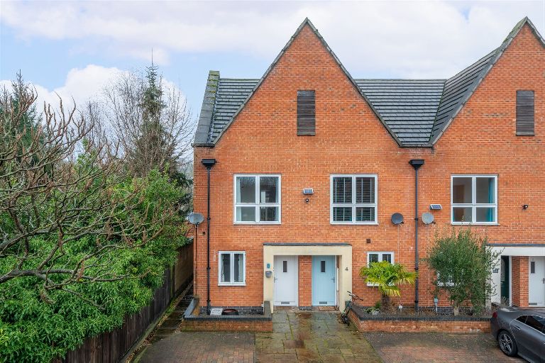 Image of The Cherries, NG11